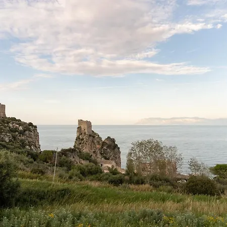 Water Front Вилла *